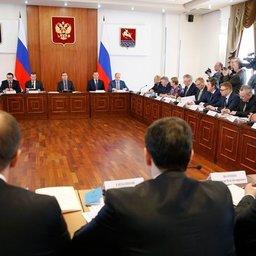 В Магадане прошло совещание, посвященное перспективам развития рыбохозяйственного комплекса. Фото пресс-службы Правительства РФ.