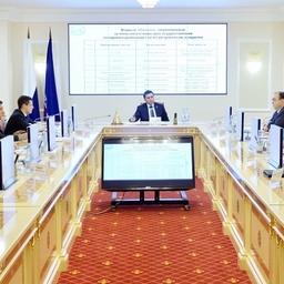 Расширенное заседание, посвященное состоянию рыбной отрасли и развитию аквакультуры Ямала, прошло в Салехарде. Фото пресс-службы правительства региона