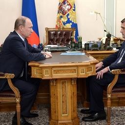 Глава государства Владимир ПУТИН провел рабочую встречу с заместителем министра сельского хозяйства – руководителем Росрыболовства Ильей ШЕСТАКОВЫМ. Фото пресс-службы президента РФ