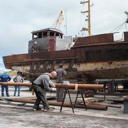 На судоремонтном участке «Курильского рыбака» реконструируют старые РБ-80 практически с нуля. Фото предоставлено предприятием