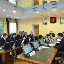 Расширенное заседание штаба охотоморской путины с капитанами и судовладельцами по видеосвязи провел руководитель Росрыболовства Илья ШЕСТАКОВ. Фото пресс-службы ФАР