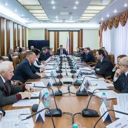 В комитете Совета Федерации по аграрно-продовольственной политике и природопользованию прошел круглый стол, посвященный совершенствованию законодательного регулирования в сфере аквакультуры. Фото пресс-службы СФ
