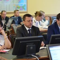 Заместители руководителя Росрыболовства Яна БАГРОВА, Михаил ИВАНИК и директор департамента регулирования в сфере рыбного хозяйства и аквакультуры Минсельхоза Евгений КАЦ. Фото пресс-службы ФАР