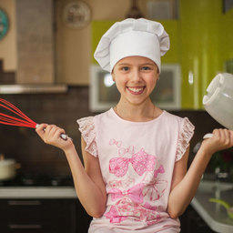 Школьница Алисия готовит вкусные, простые (а иногда и не очень), но всегда полезные блюда из российской рыбы и морепродуктов.